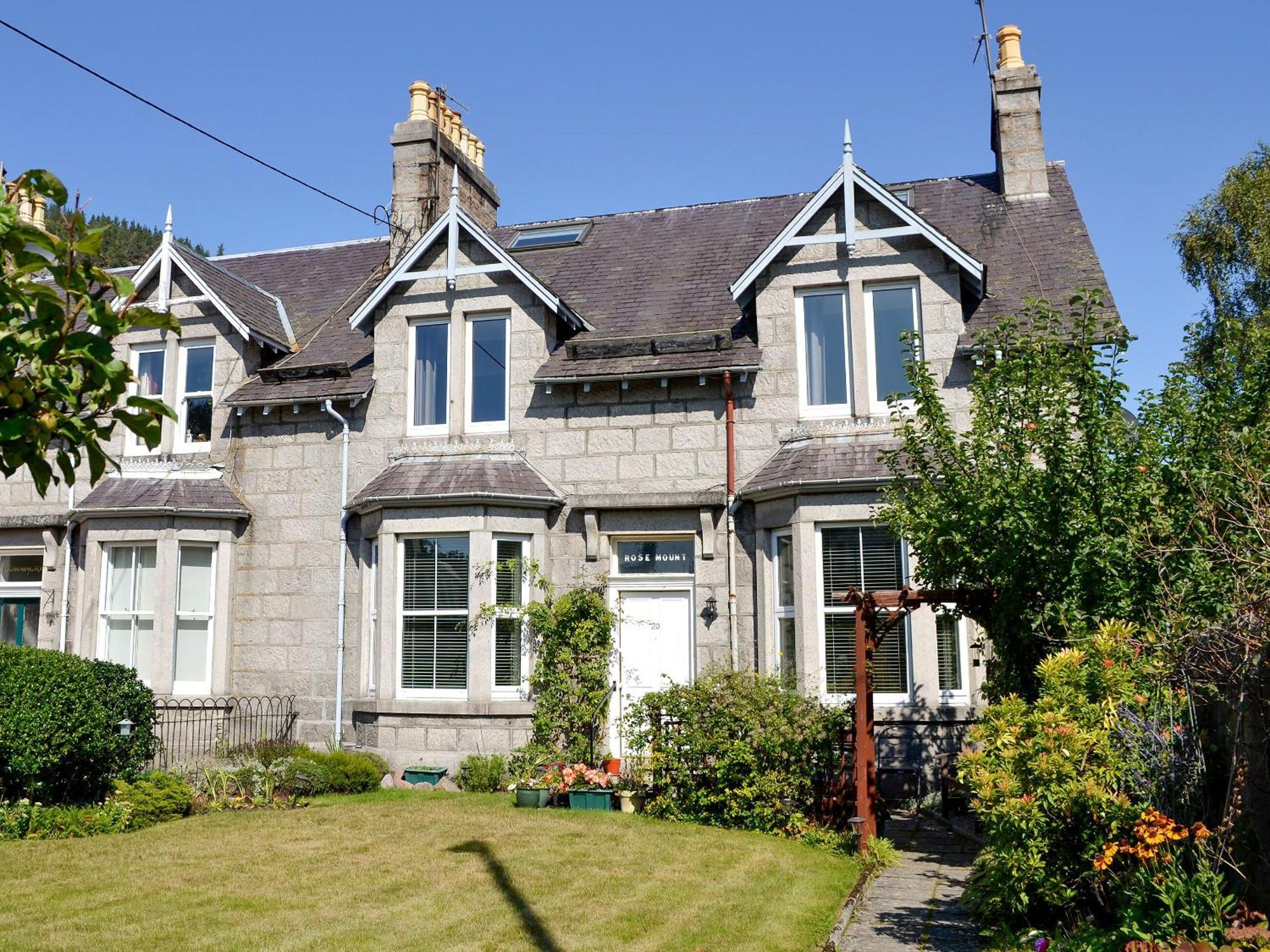 Villa Darroch View Ballater Esterno foto